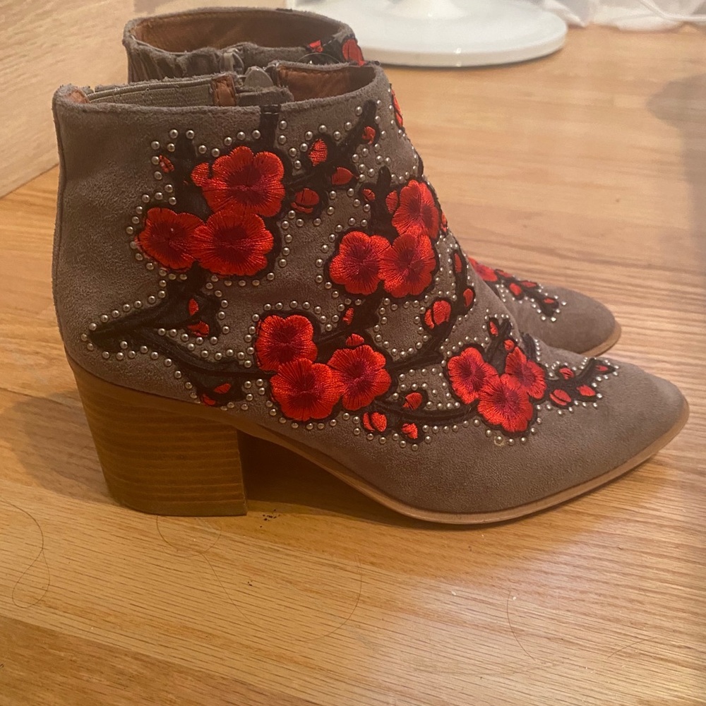 Jeffrey Campbell booties - Picture 3 of 6